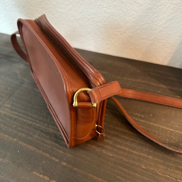 VINTAGE COACH (Re)LOVED - Picture 5 of 8